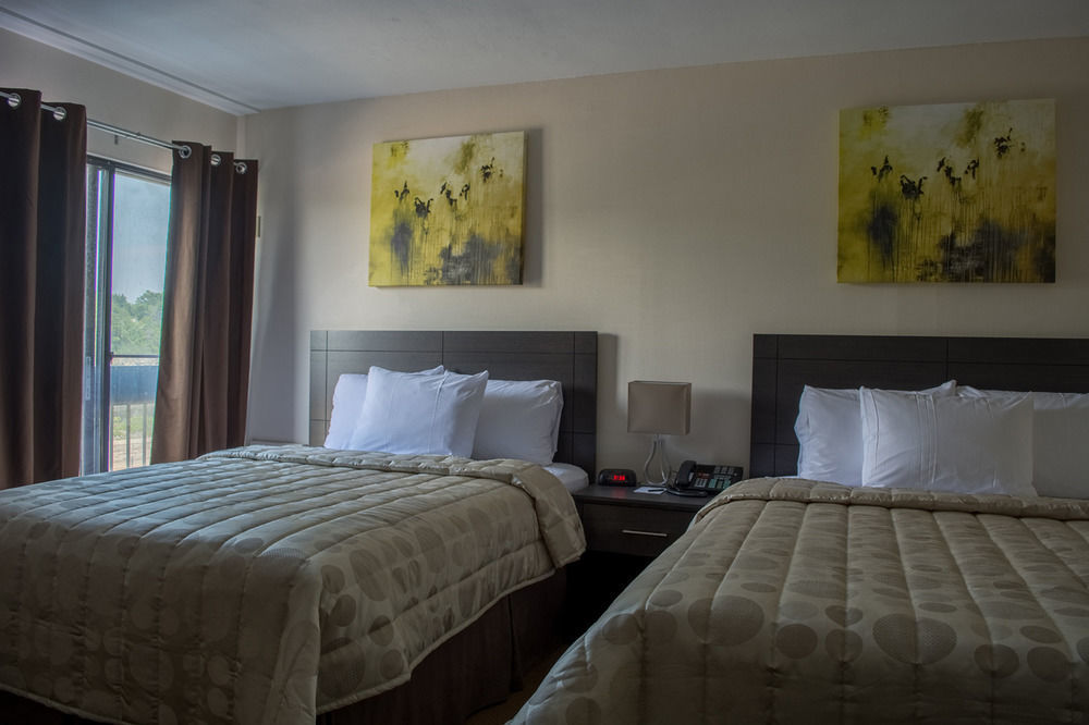 River Rapids Hotel