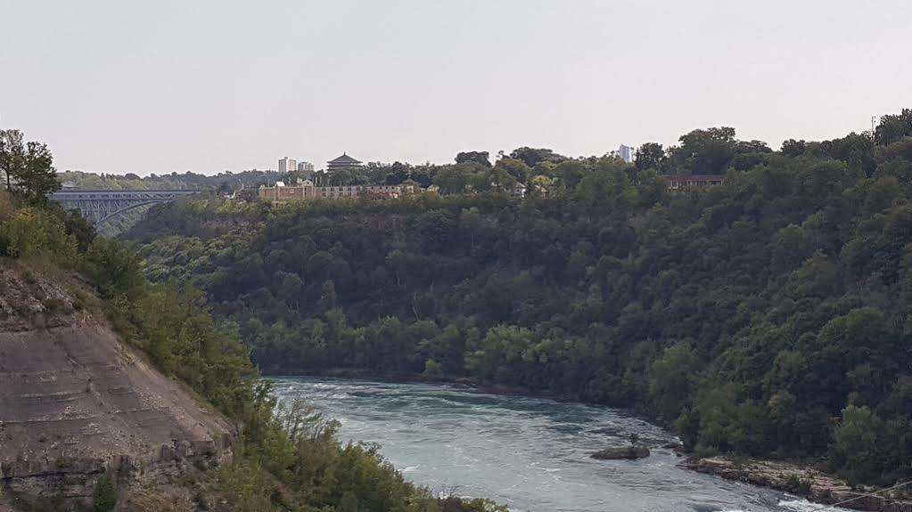 River Rapids Hotel